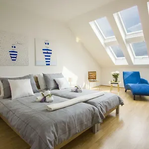 West Coast Luxury Split